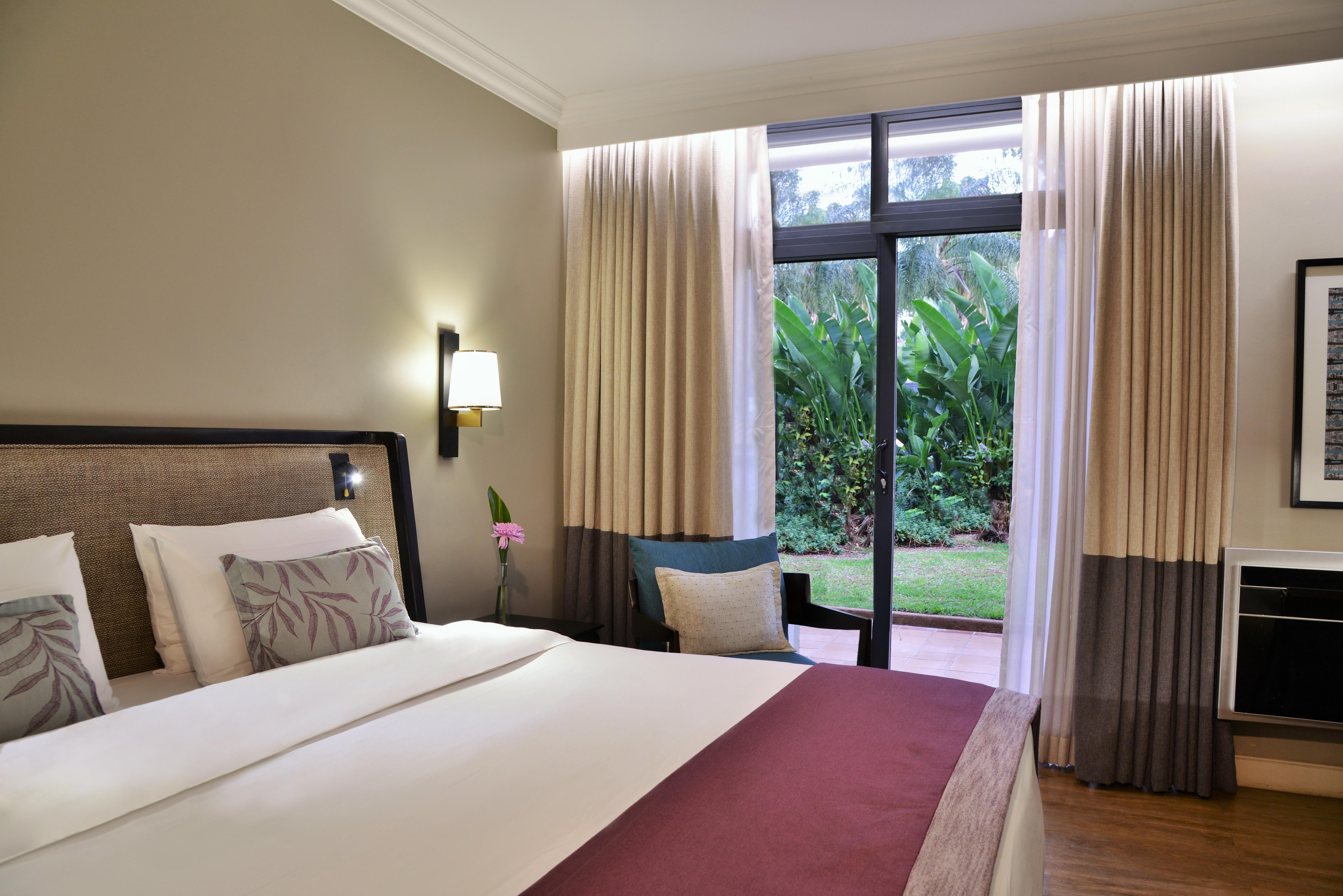 Avani Gaborone Resort & Casino Extérieur photo