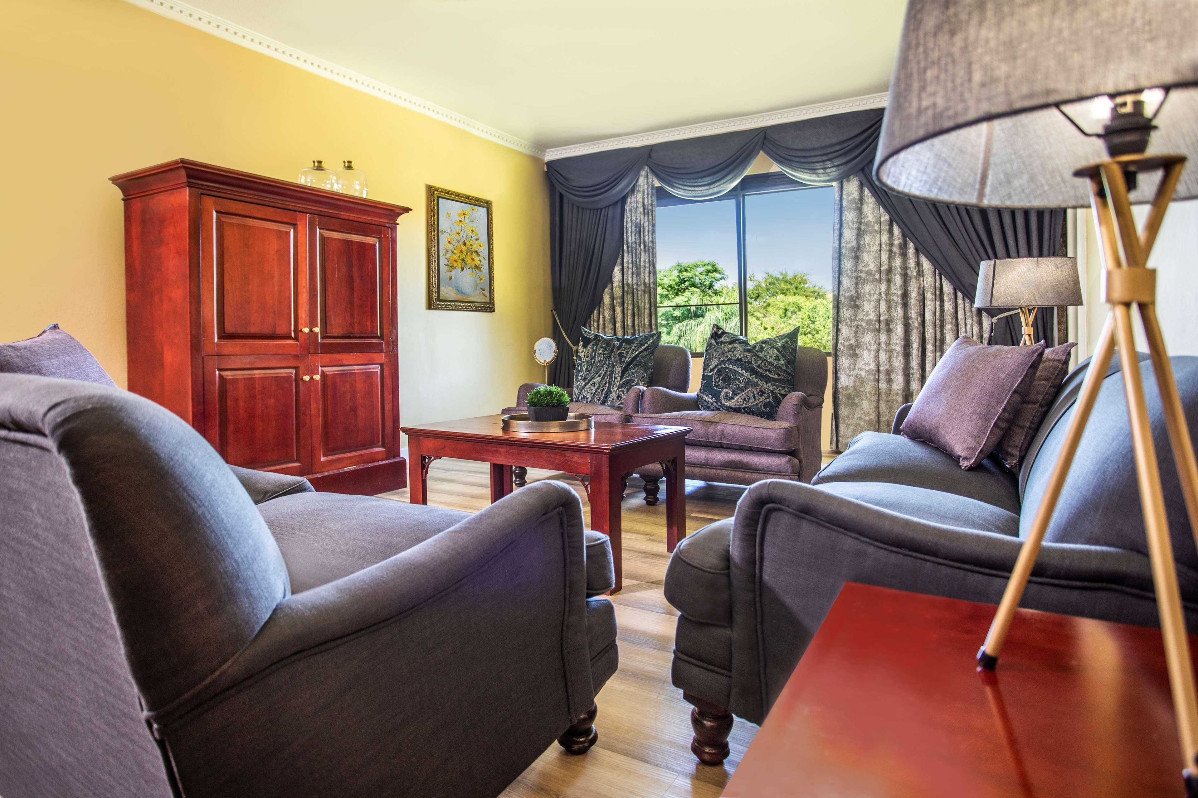 Avani Gaborone Resort & Casino Extérieur photo