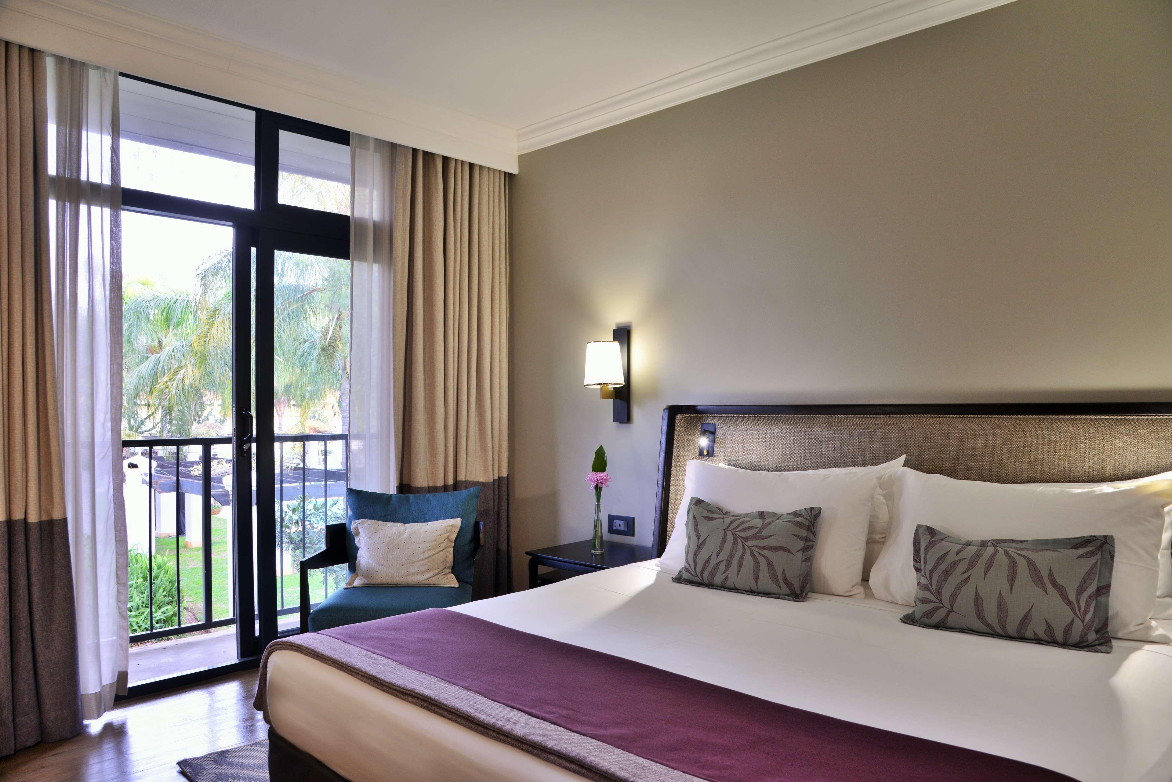 Avani Gaborone Resort & Casino Extérieur photo
