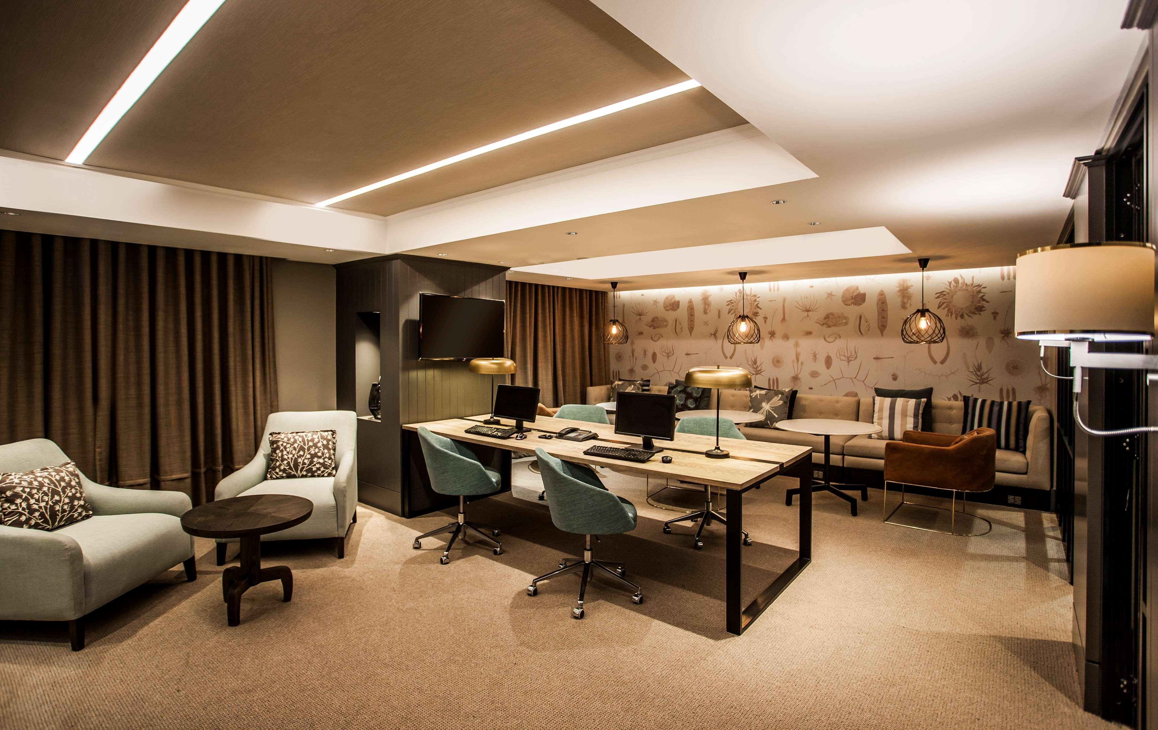 Avani Gaborone Resort & Casino Extérieur photo