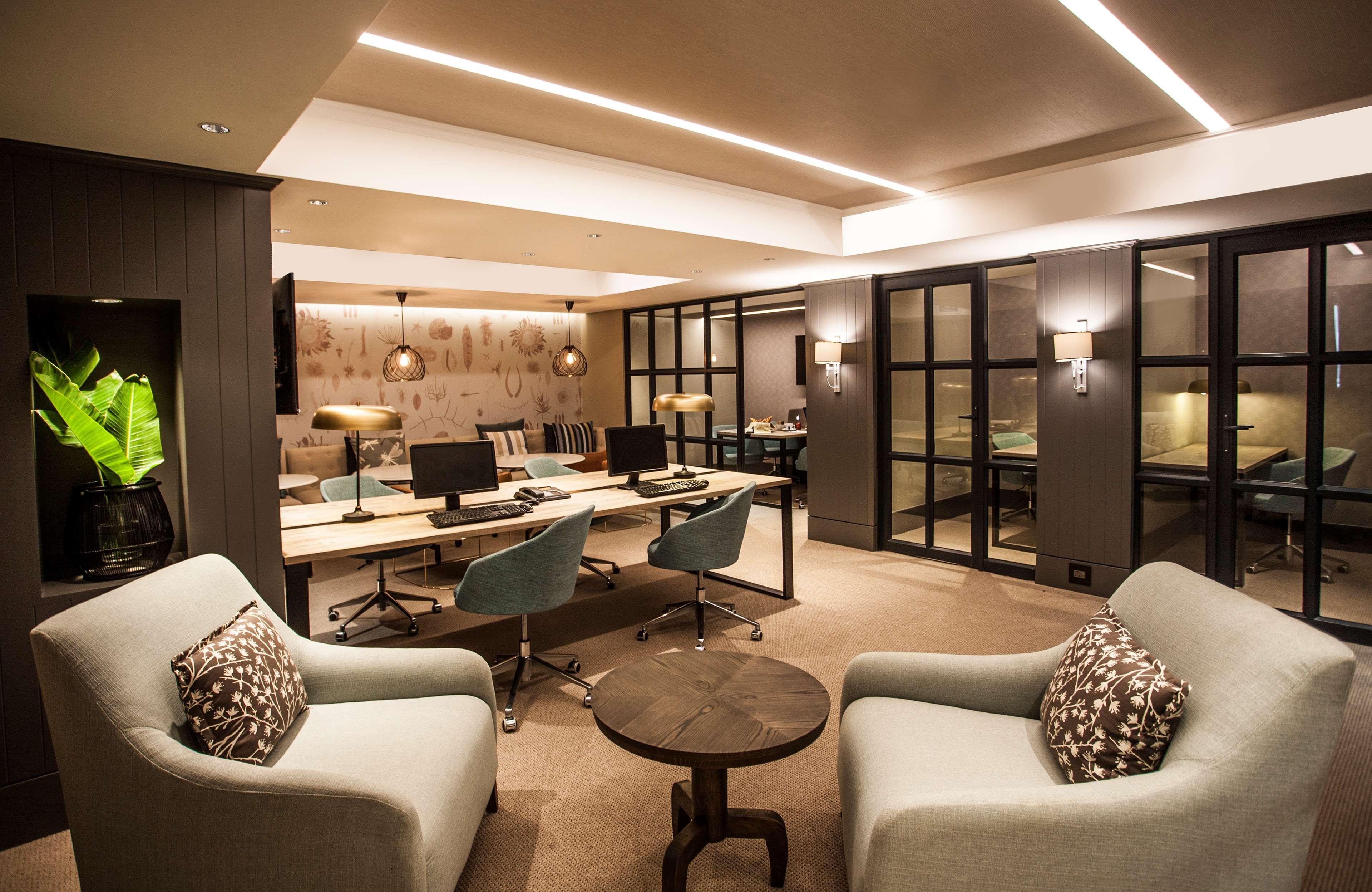 Avani Gaborone Resort & Casino Extérieur photo