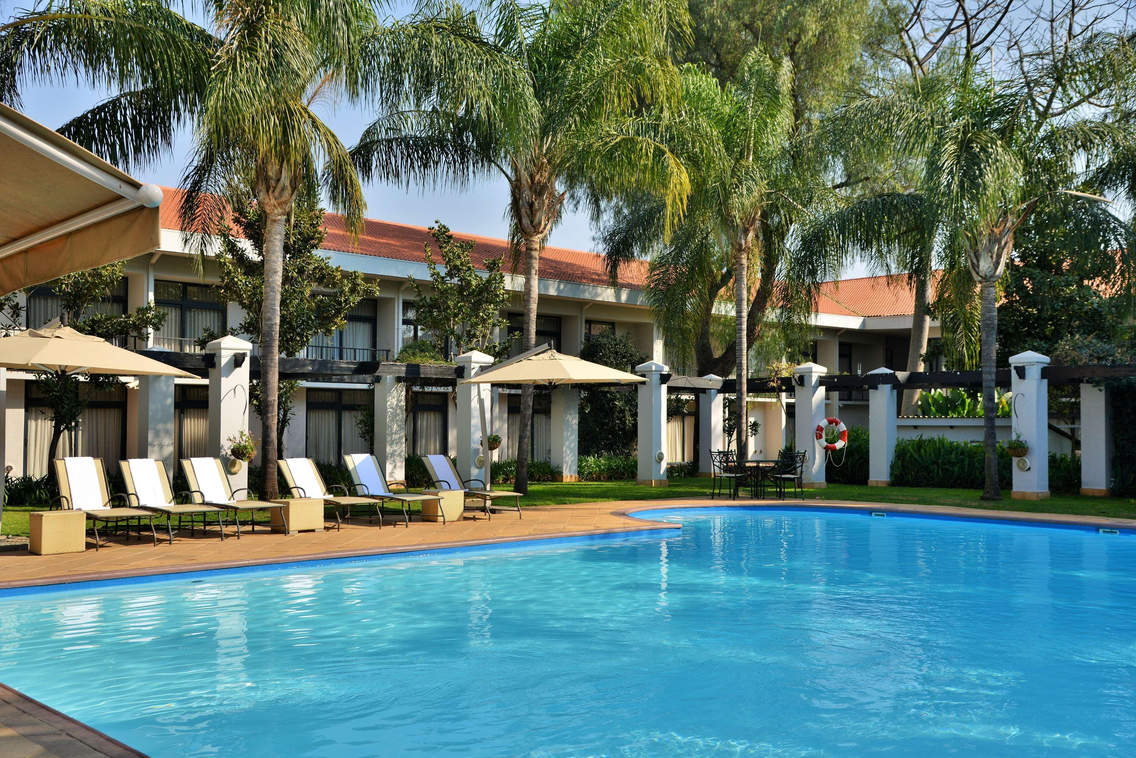 Avani Gaborone Resort & Casino Extérieur photo