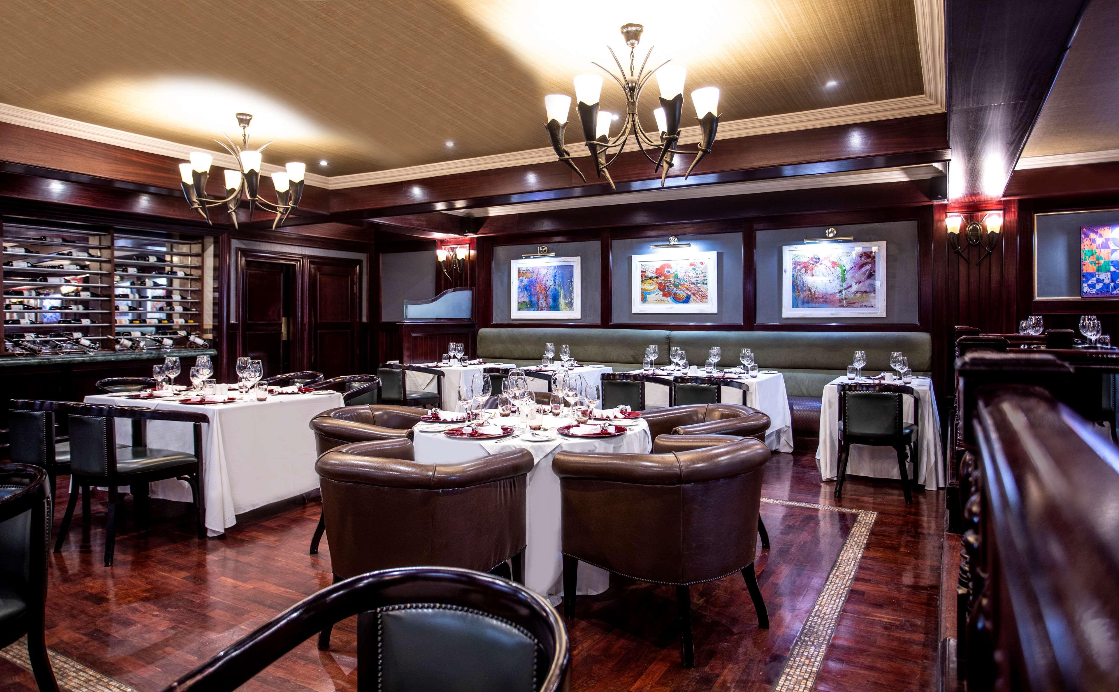 Avani Gaborone Resort & Casino Extérieur photo