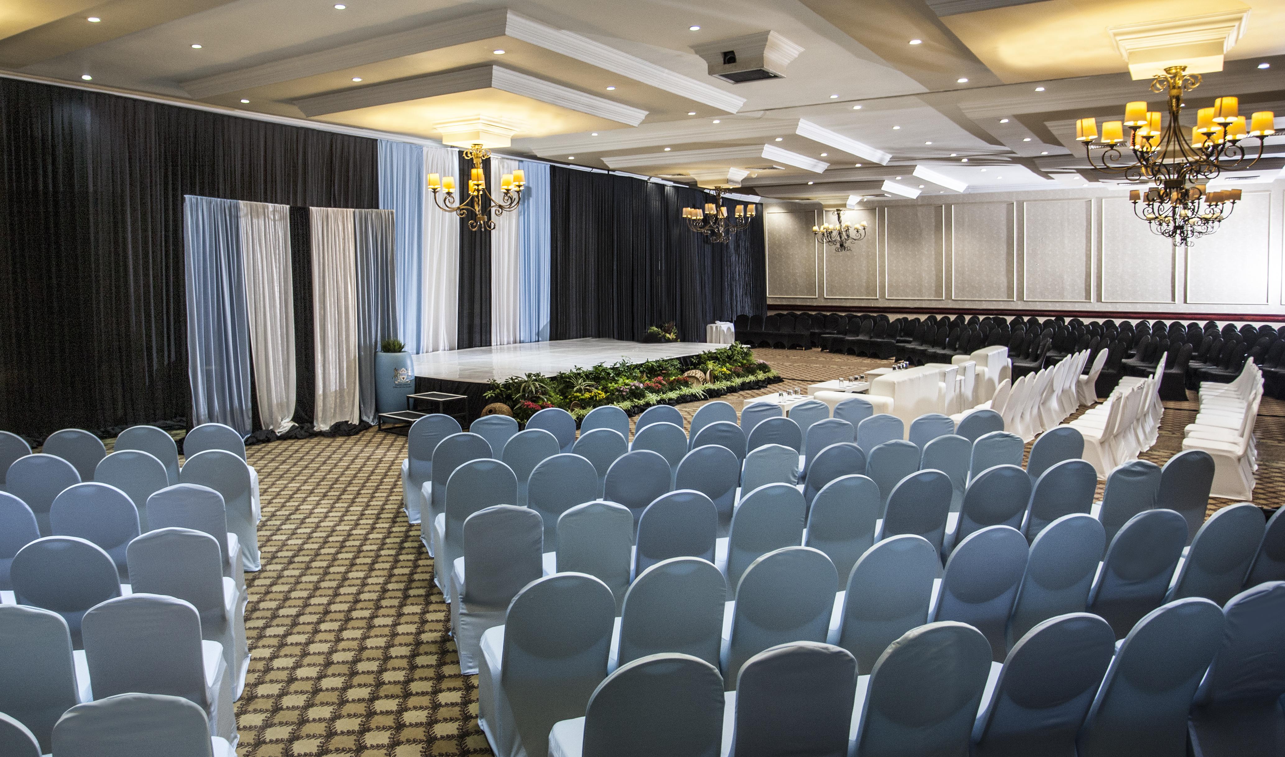 Avani Gaborone Resort & Casino Extérieur photo